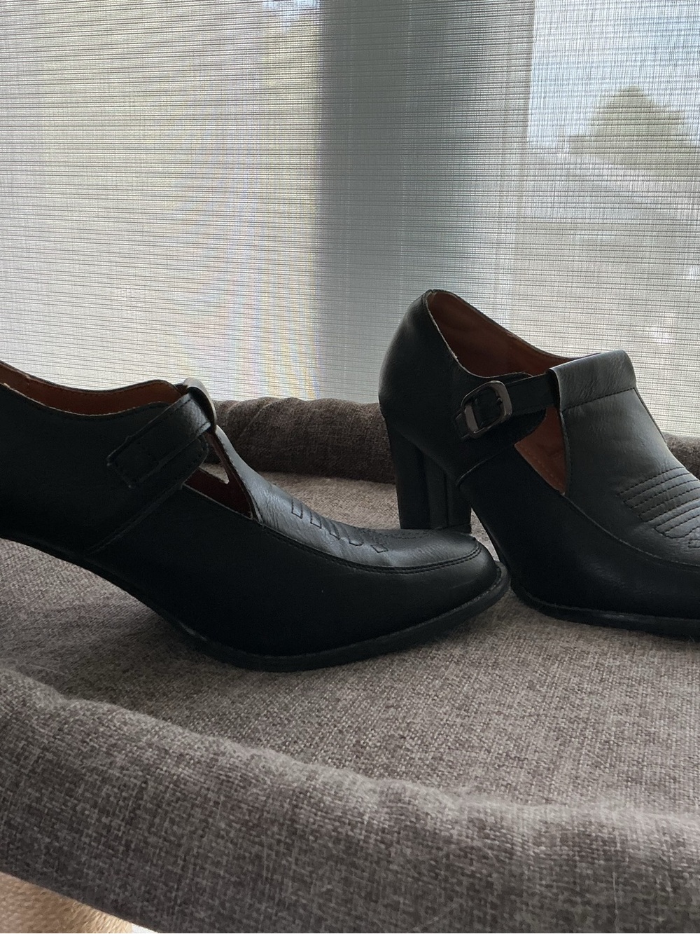 Classic Black Women's Mary Jane Heel - Sleek Professional Style